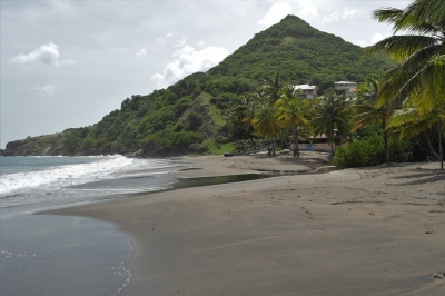 Einsamer Strand im Norden Martiniques (Alexander Mirschel)  Copyright 
Infos zur Lizenz unter 'Bildquellennachweis'